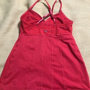 Preowned Red Women’s Lululemon Activewear Top SZ:4